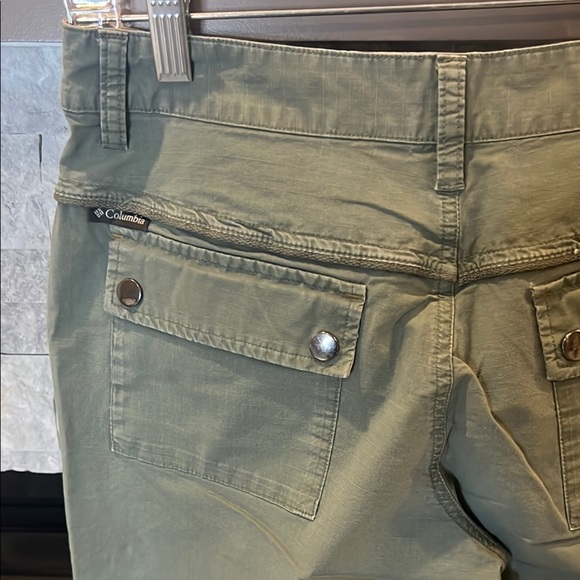 Columbia Green Bermuda Cotton Blend Shorts size 6 - Picture 9 of 12